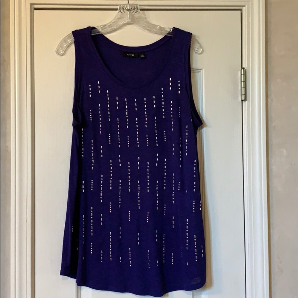 Apt 9 Top